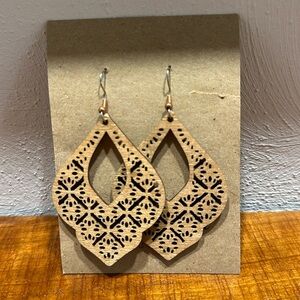 Wear ever boutique wooden dangle earrings